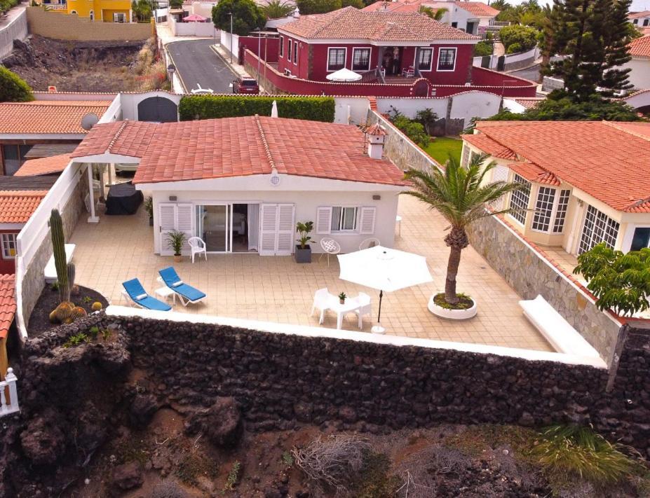 Beachfront Villa And Pool プエルト・デ・サンティアゴ エクステリア 写真