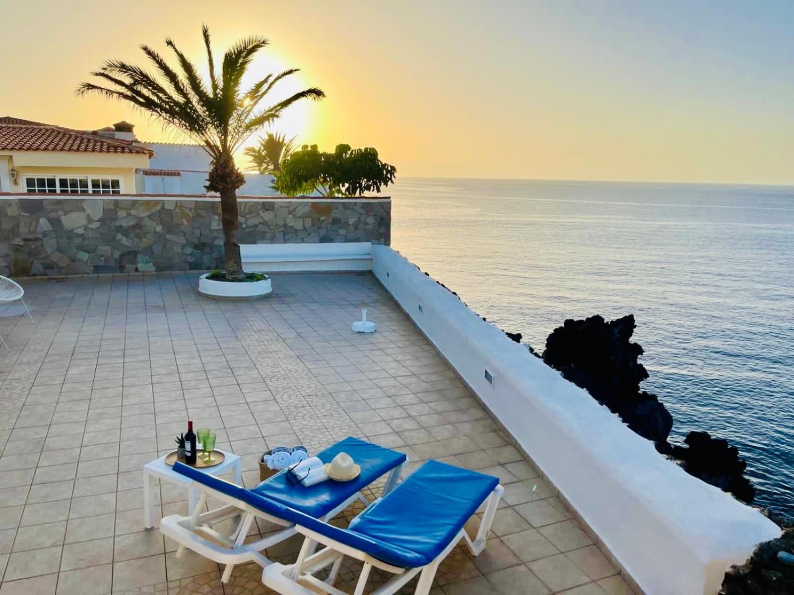 Beachfront Villa And Pool プエルト・デ・サンティアゴ エクステリア 写真
